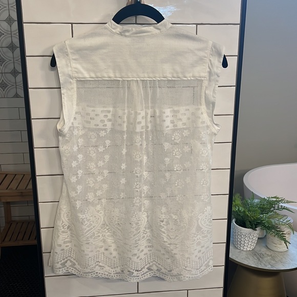 CAbi lace sleeves blouse - Picture 2 of 4